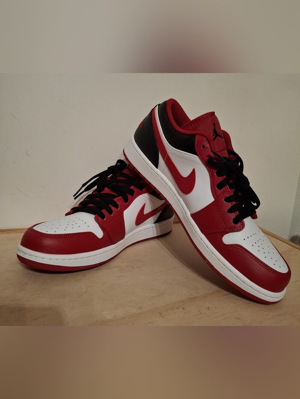 New Nike Air Jordan 1 Low Reverse White/GYM Red-Black Mens 9.5 US